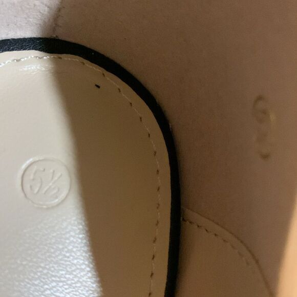 Size 5.5 NWOT black heels.  Chic & stylish - Picture 8 of 9